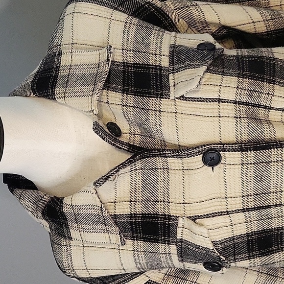 Lucky Brand Black & Cream Plaid Midweight Shacket Coat - Size Medium - Picture 5 of 12